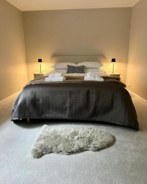 Castle View Apartments - The Hideout